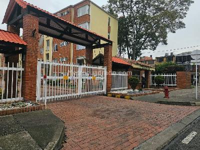 Apartamento de 3 alcobas en venta en Pinar Alto, Bogotá, 79 m² · foto 14 de 16