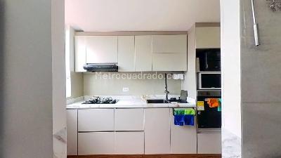 Apartamento de 3 alcobas en venta en Pinar Alto, Bogotá, 79 m² · foto 6 de 16