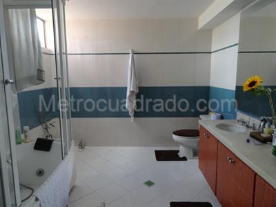 Apartamento de 3 alcobas en venta en Country, Bogotá, 220 m² · foto 12 de 19