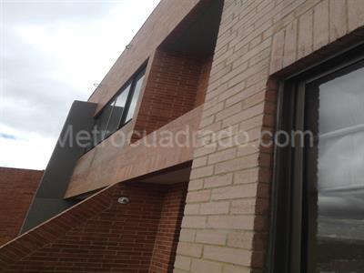 Apartamento de 4 alcobas en arriendo en Country Lisboa, Bogotá, 275 m² · foto 2 de 19