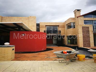 Casa de 4 alcobas en venta en Chia, Bogotá, 938 m² · foto 2 de 20