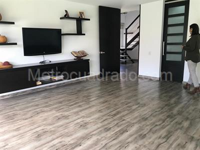 Casa de 3 alcobas en venta en Chia, Bogotá, 1038 m² · foto 8 de 20