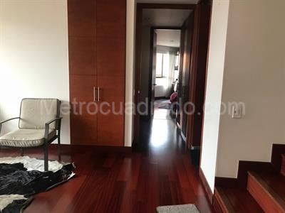 Apartamento de 3 alcobas en venta en Country Alameda, Bogotá, 302 m² · foto 5 de 12