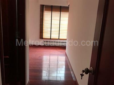 Casa de 4 alcobas en venta en Bosques Del Marques, Bogotá, 480 m² · foto 3 de 16