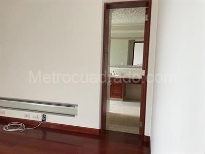 Casa de 4 alcobas en venta en Bosques Del Marques, Bogotá, 480 m² · foto 4 de 16