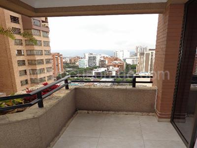 Apartamento de 3 alcobas en venta en Altos De Cabecera, Bucaramanga, 196 m² · foto 19 de 20