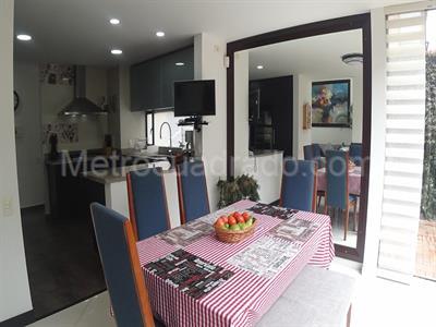 Casa de 4 alcobas en venta en Camino De Arrayanes, Bogotá, 200 m² · foto 2 de 19