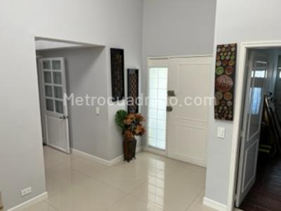 Casa de 4 alcobas en venta en Malibu Reservado, Bogotá, 226 m² · foto 11 de 20