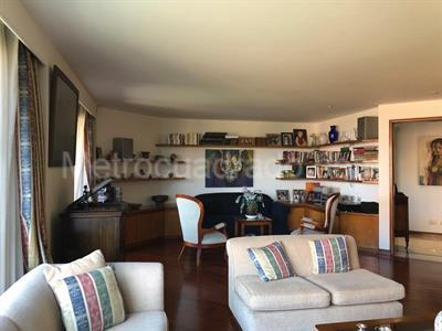 Apartamento de 3 alcobas en venta en Usaquen Cerros, Bogotá, 220 m² · foto 10 de 19