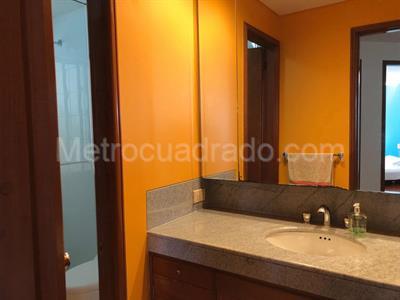 Apartamento de 3 alcobas en venta en Usaquen Cerros, Bogotá, 220 m² · foto 14 de 19