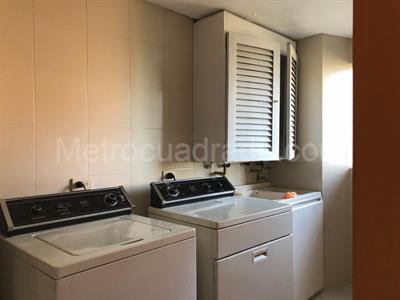 Apartamento de 3 alcobas en venta en Usaquen Cerros, Bogotá, 220 m² · foto 16 de 19
