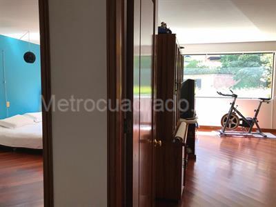Apartamento de 3 alcobas en venta en Usaquen Cerros, Bogotá, 220 m² · foto 4 de 19