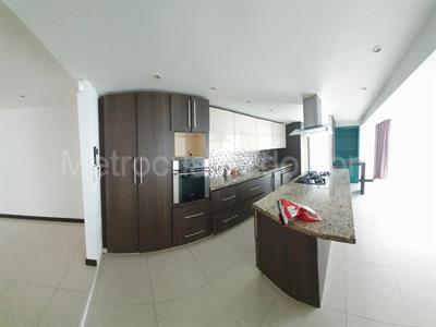 Casa de 4 alcobas en venta en Villa Magdala Usaquen, Bogotá, 298 m² · foto 2 de 6