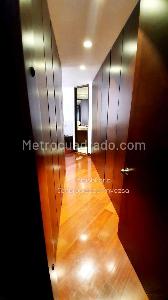 Apartamento de 4 alcobas en venta en Chico Navarra, Bogotá, 151 m² · foto 6 de 13