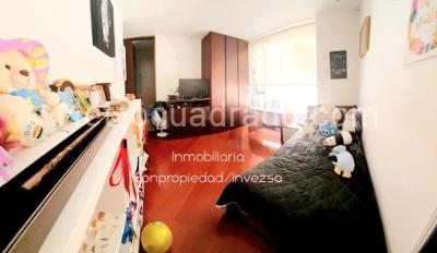 Apartamento de 4 alcobas en venta en Chico Navarra, Bogotá, 151 m² · foto 7 de 13