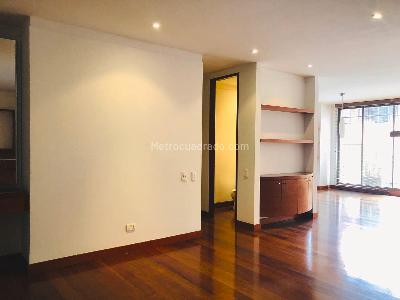 Apartamento de 3 alcobas en venta en Chico Reservado, Bogotá, 176 m² · foto 10 de 17
