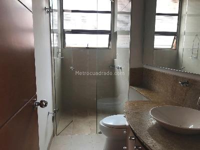 Apartamento de 3 alcobas en venta en Chico Reservado, Bogotá, 176 m² · foto 14 de 17