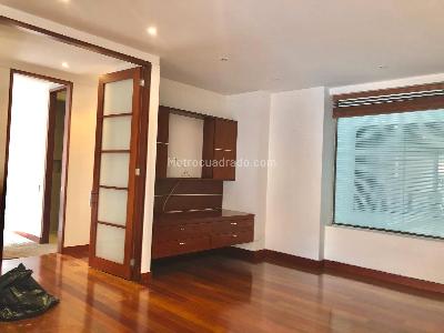 Apartamento de 3 alcobas en venta en Chico Reservado, Bogotá, 176 m² · foto 5 de 17