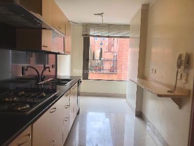 Apartamento de 3 alcobas en venta en Chico Reservado, Bogotá, 176 m² · foto 7 de 17