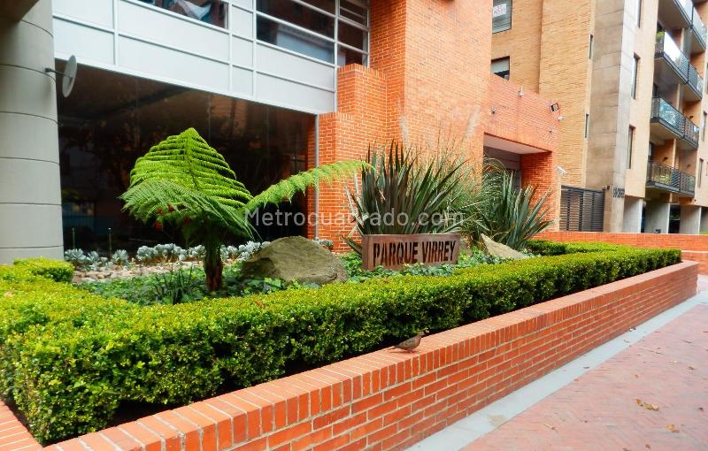 Piso – Bogotá, Chicó Lago - Más