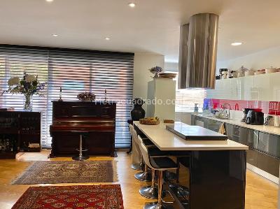 Apartamento de 3 alcobas en venta en Los Rosales, Bogotá, 210 m² · foto 6 de 17