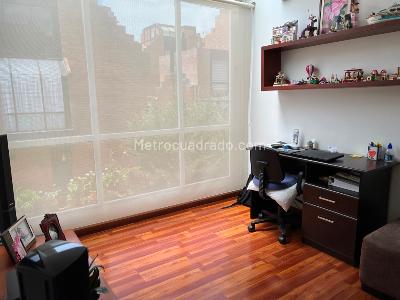 Casa de 3 alcobas en venta en Belmira Country, Bogotá, 220 m² · foto 18 de 20