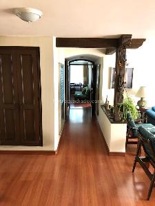 Apartamento de 3 alcobas en venta en Bellavista Rosales, Bogotá, 178 m² · foto 3 de 13
