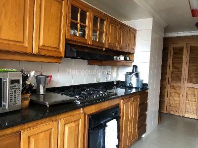 Apartamento de 3 alcobas en venta en Poblado Los Balsos, Medellín, 204 m² · foto 16 de 20