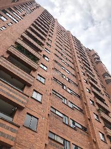 Apartamento de 3 alcobas en venta en Poblado Los Balsos, Medellín, 204 m² · foto 2 de 20