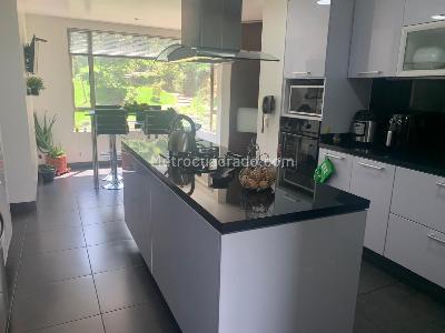 Apartamento de 3 alcobas en venta en Altos Bosque De Pinos, Bogotá, 210 m² · foto 6 de 9