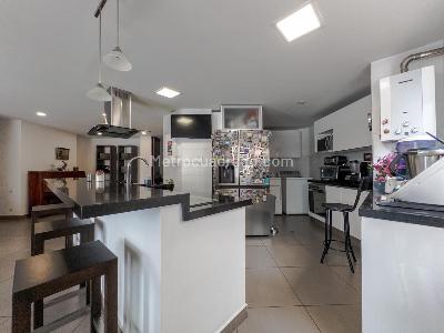 Apartamento de 3 alcobas en venta en Calleja Baja, Bogotá, 114 m² · foto 3 de 13