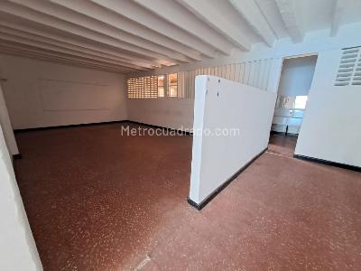 Casa de 5 alcobas en venta en Comuneros, Bucaramanga, 567 m² · foto 9 de 15