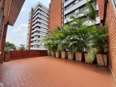 Apartamento de 3 alcobas en venta en Cabecera Del Llano, Bucaramanga, 200 m² · foto 2 de 10