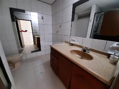 Apartamento de 3 alcobas en venta en Cabecera Del Llano, Bucaramanga, 200 m² · foto 5 de 10