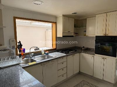 Casa de 5 alcobas en venta en Cedritos Nuevo Country, Bogotá, 230 m² · foto 8 de 20