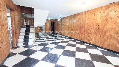 Casa de 5 alcobas en venta en Gilmar, Bogotá, 240 m² · foto 2 de 18