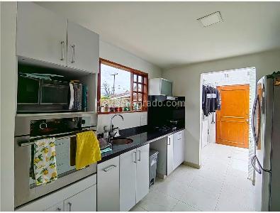 Casa en venta en San Jose De Bavaria, Bogotá · foto 3 de 19