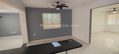 Casa de 4 alcobas en venta en Cañaveral, Floridablanca, 230 m² · foto 2 de 20