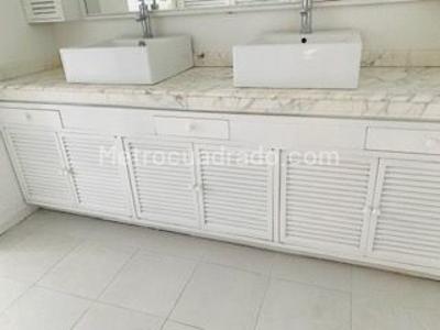 Apartamento de 2 alcobas en venta en Chico, Bogotá, 180 m² · foto 11 de 20