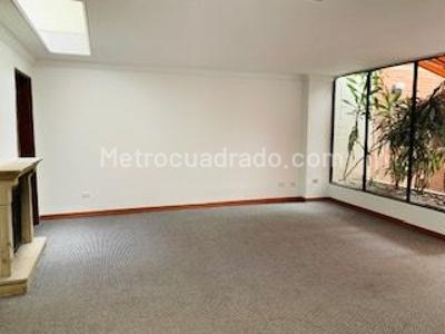 Apartamento de 2 alcobas en venta en Chico, Bogotá, 180 m² · foto 14 de 20