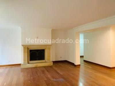 Apartamento de 2 alcobas en venta en Chico, Bogotá, 180 m² · foto 2 de 20