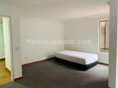 Apartamento de 2 alcobas en venta en Chico, Bogotá, 180 m² · foto 9 de 20