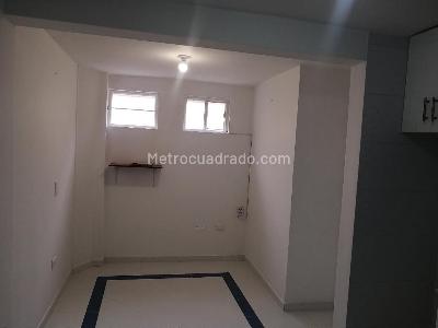 Casa de 5 alcobas en venta en La Cofradia Fontibon, Bogotá, 231 m² · foto 9 de 16