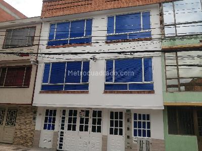Casa de 5 alcobas en venta en La Cofradia Fontibon, Bogotá, 231 m² · foto 1 de 16
