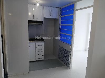 Casa de 5 alcobas en venta en La Cofradia Fontibon, Bogotá, 231 m² · foto 2 de 16