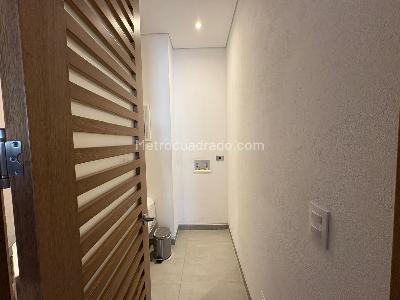 Apartaestudio en venta en El Refugio, Bogotá, 50 m² · foto 6 de 10