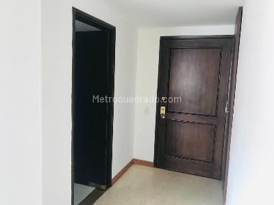 Apartamento en venta en Antiguo Country, Bogotá · foto 3 de 9
