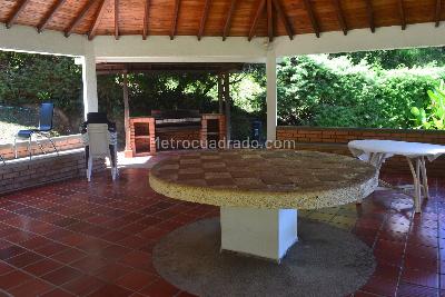 Casa de 5 alcobas en venta en Vereda Casiano Bajo, Floridablanca, 293 m² · foto 19 de 20