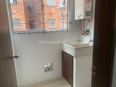 Apartamento de 3 alcobas en venta en Casa Blanca Sector El Plan, Bogotá, 59 m² · foto 6 de 13