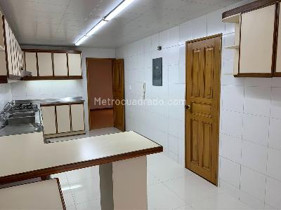 Apartamento de 3 alcobas en arriendo en Andino El Retiro, Bogotá, 190 m² · foto 5 de 17